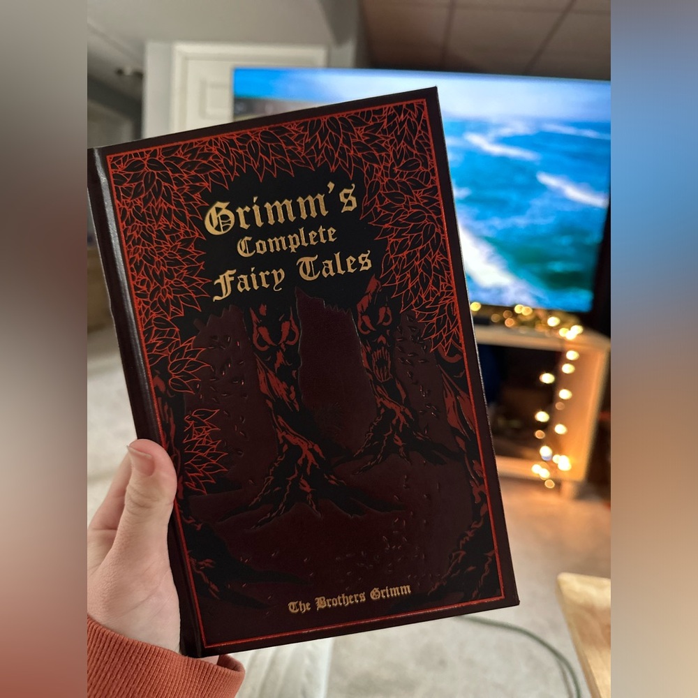 Grimm's Complete Fairy Tales - Hardcover